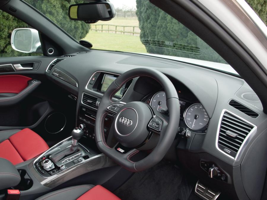  Audi SQ5 TDI (8R) 2013 года  (UK) (фото 6 из 12)